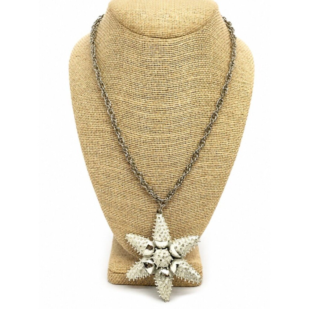 VINTAGE STARFISH Necklace Pendant Silver Tone Textured Coastal Statement
